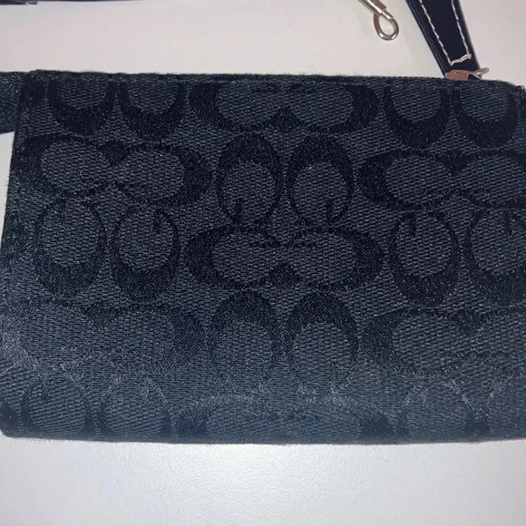 Black fashion small wrist wallet with removable strap Preloved - Picture 2 of 3